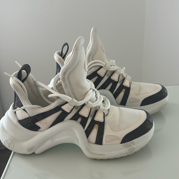 Louis Vuitton shoes - Picture 1 of 7